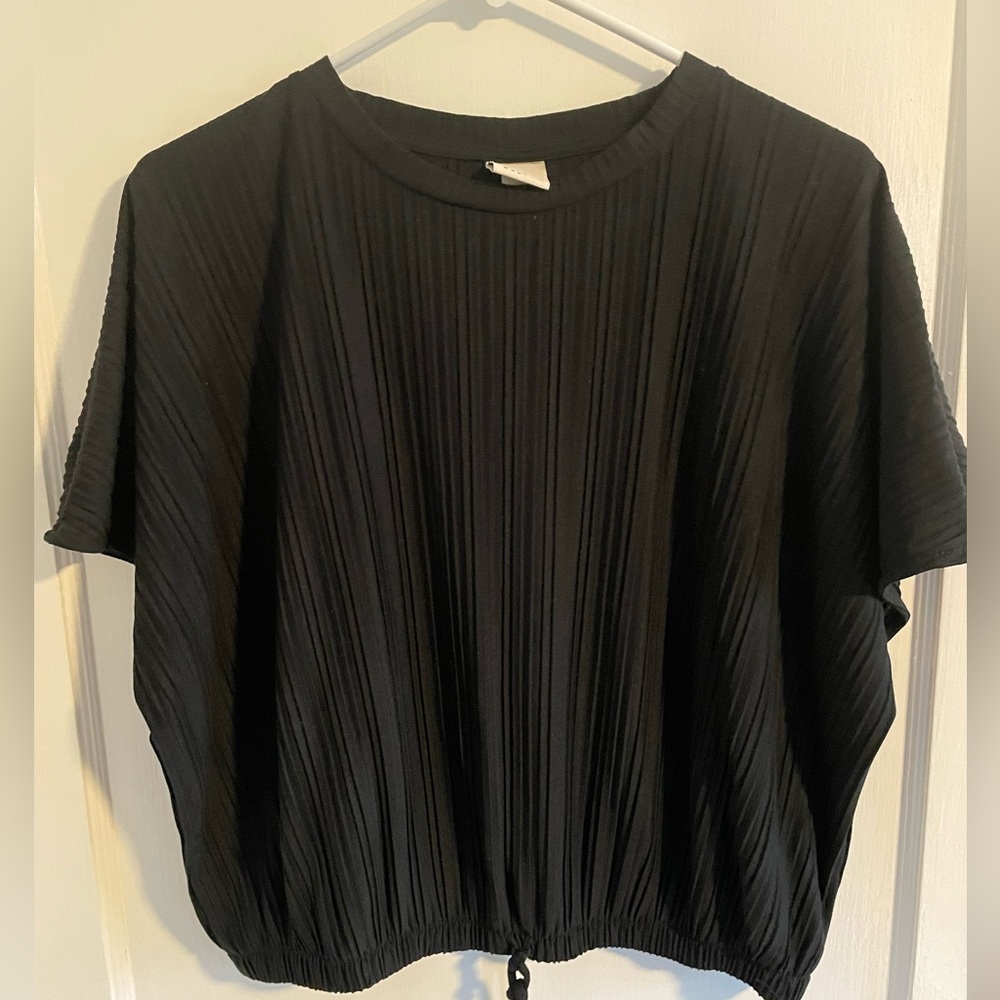 Black cinched top